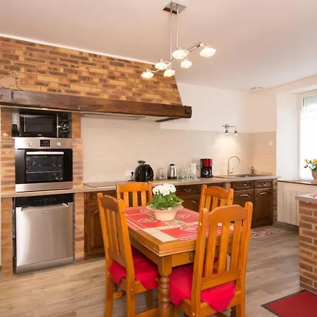 Comme Chez Soi En Champagne *