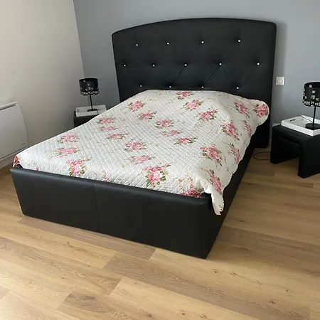 Comme Chez Soi En Champagne Fromentieres (Marne)