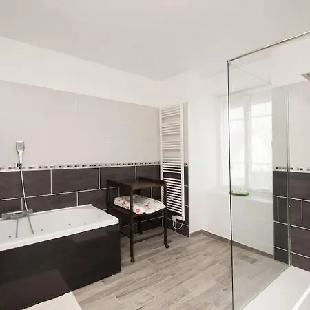 Comme Chez Soi En Champagne Fromentieres (Marne)